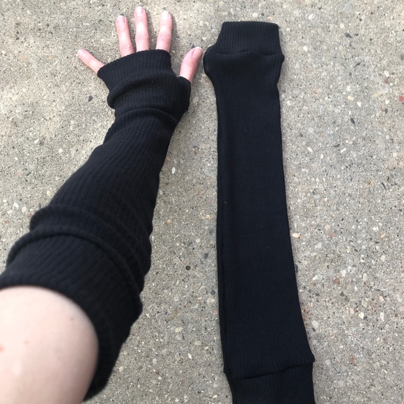 Long Black Sweater Knit Arm Warmers Soft Gloves Armwarmers Sleeves Compression - Picture 1 of 6